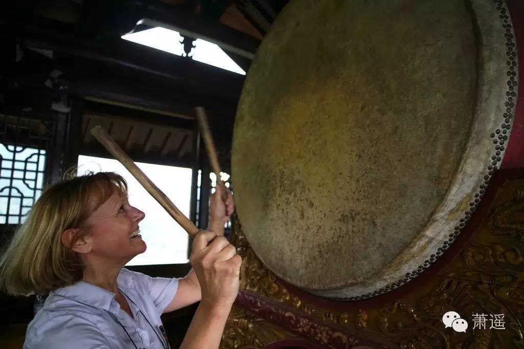 与外国人无障碍交流方法,跟外国人聊天语言不通怎么办