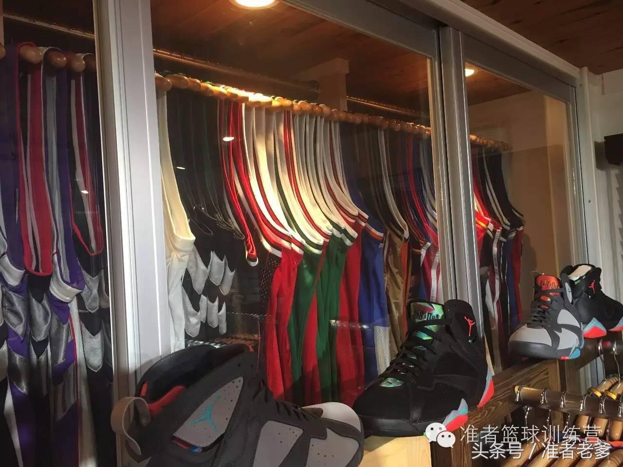 这个大叔的球鞋球衣价值过700万，井上雄彦都想去他家！