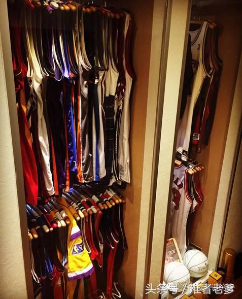 这个大叔的球鞋球衣价值过700万，井上雄彦都想去他家！