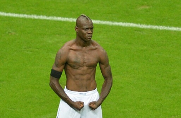 足球场上经典庆祝动作,绿茵场上的庆祝舞蹈