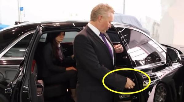 劳斯莱斯有多少把雨伞,一个劳斯莱斯车标值多少钱