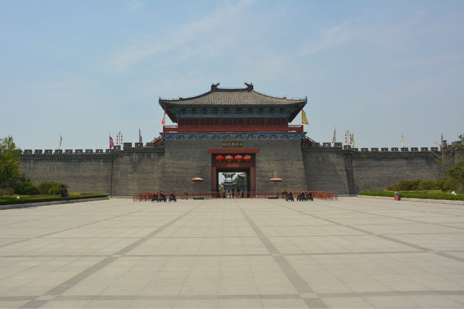 著名的几个影视城,除了横店还有什么出名的拍摄基地