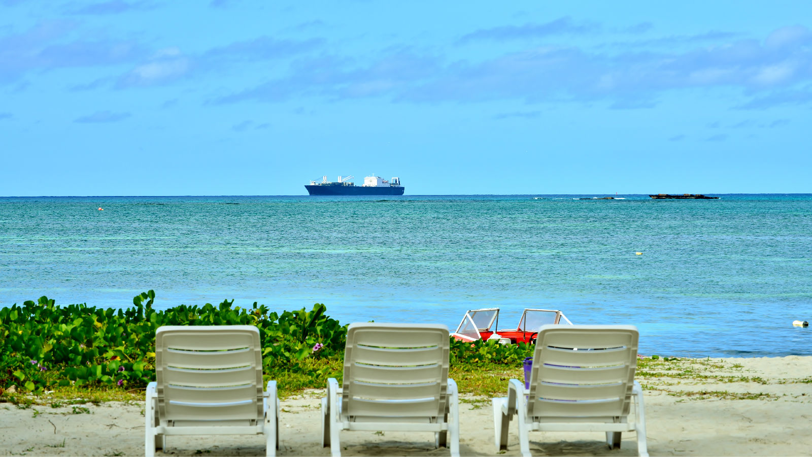 塞班岛5日自由行攻略,一大家人在塞班岛海域留影