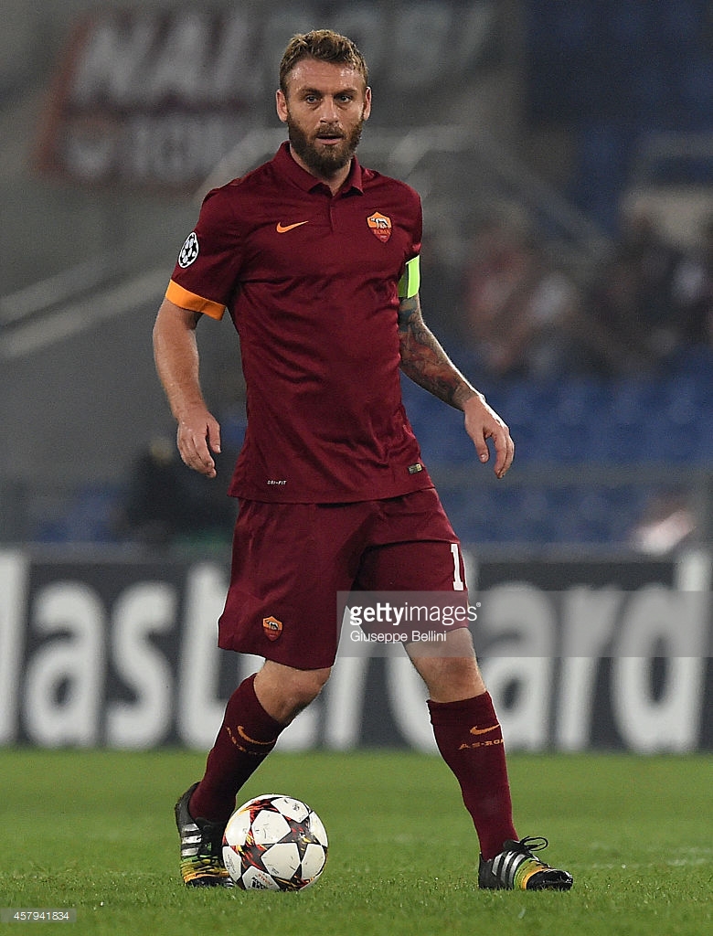 阿迪达斯足球球鞋测评,足球鞋选择nike还是阿迪达斯