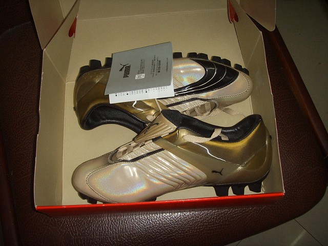 彪马足球鞋顶级和高端的区别,彪马最好的足球鞋