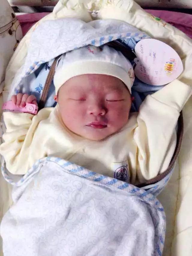 剖宫产后多久再孕,剖宫产十个月后怀二胎