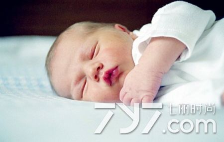 婴儿猝死是什么原因造成的,引起婴儿猝死的原因