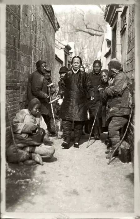 中国恐怖表演视频,恐怖表演秀现场国内