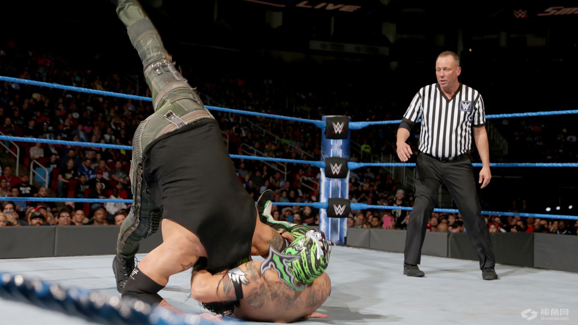 WWE驸马爷风云决战RVD！凯恩抛摔毕雪夫获全场欢呼！