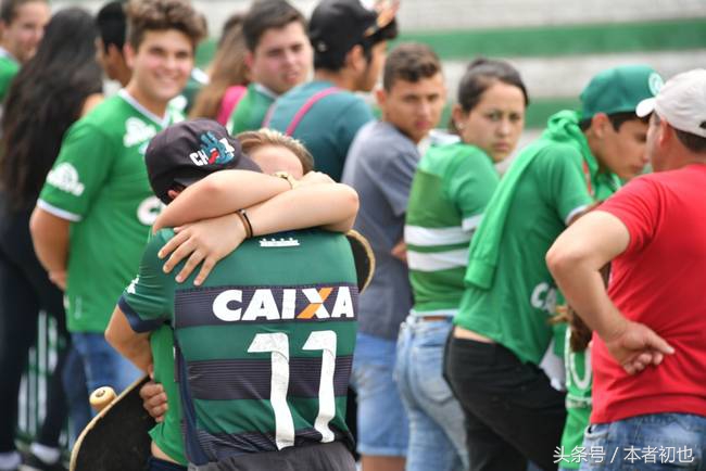 巴西国内球迷喜极而泣,巴西耻辱之战球迷反应