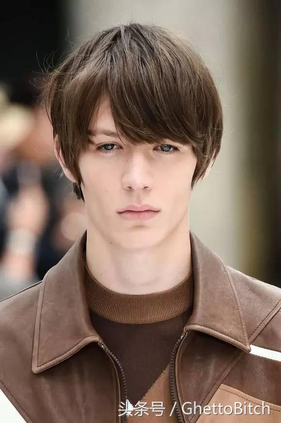 前一百只有两个肌肉男模，2017春夏时装周男模排行榜