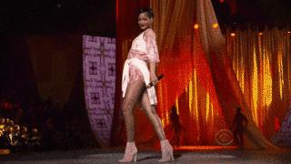 维密秀延续到了哪一年,公认最好看的一件维密秀