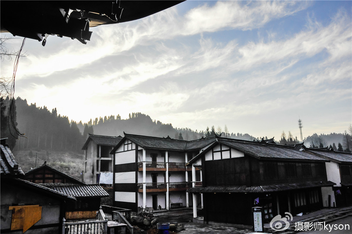 侠之梦受邀参与恩施坪坝营线路测试，冬季溯溪，冰冷刺骨，第一天