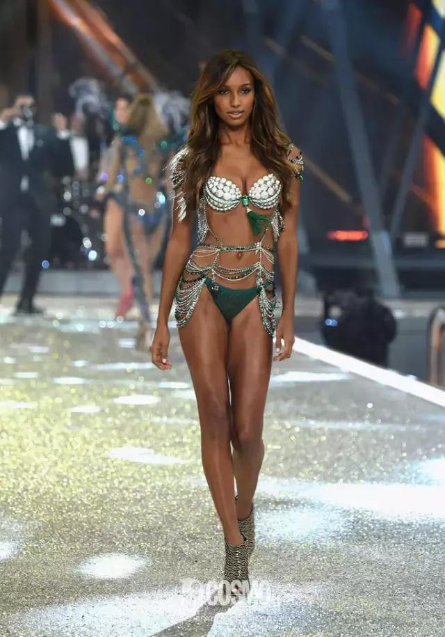 维密秀中国四美走秀,16年维密中国风