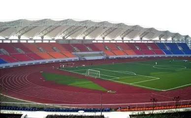 成都最爽看足球比赛的地方,成都凤凰山专业足球场看球攻略