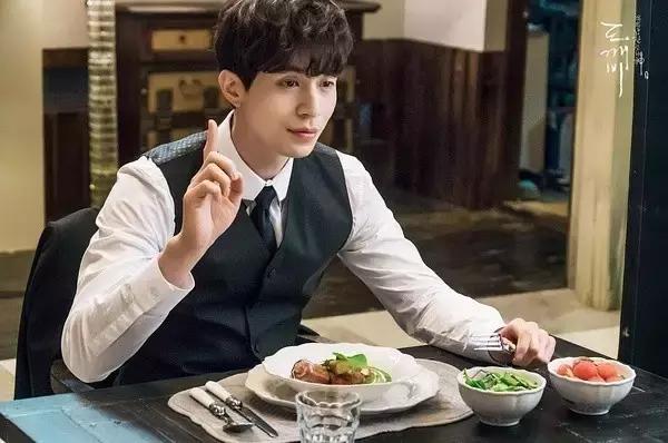 孔侑李东旭同居撒糖！韩剧《鬼怪》除了阴差鬼怪，还有刘德华