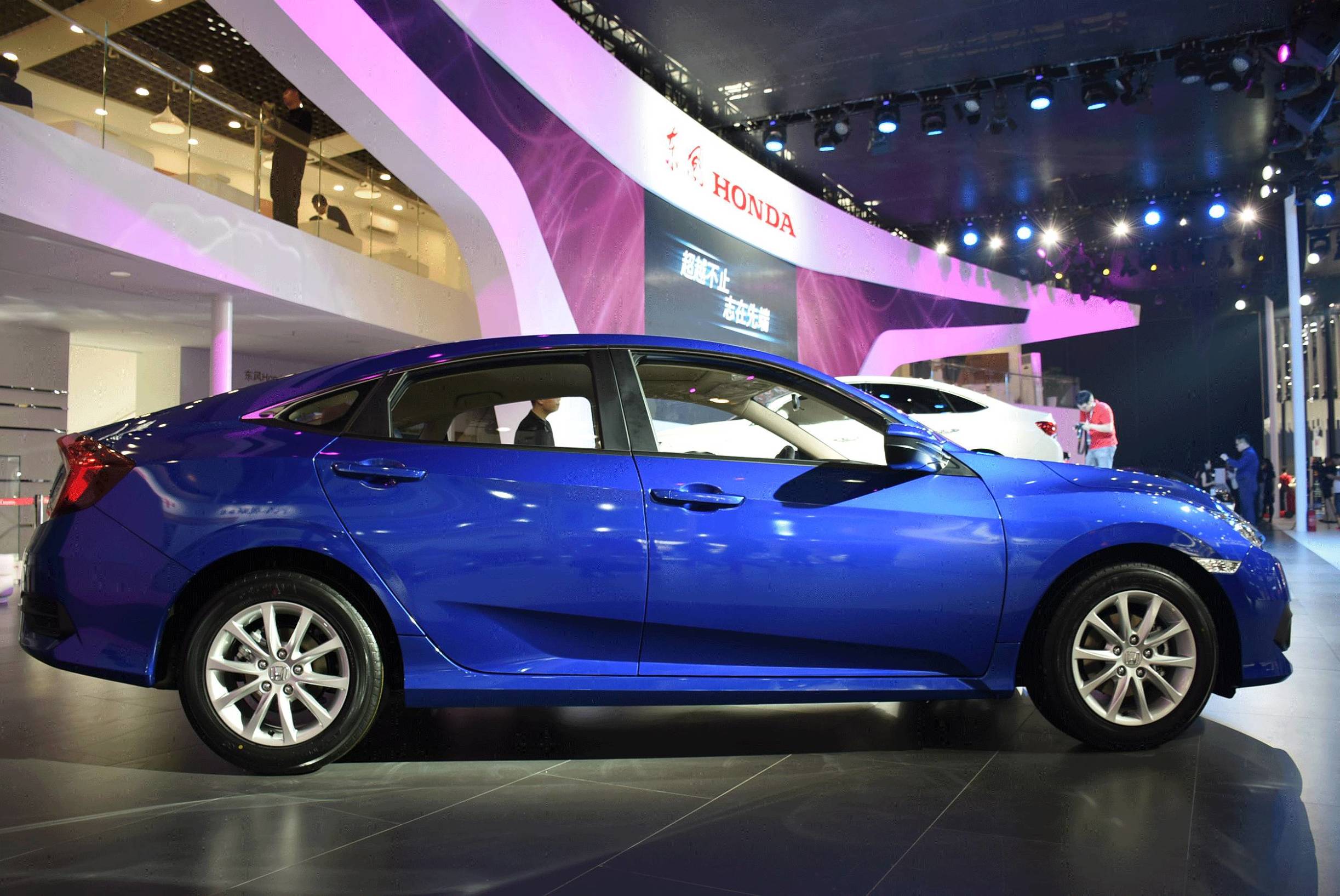 思域1.0t到底值不值得买,买思域是1.8的还是1.5t好