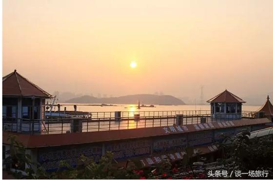 旅游中要点情怀？十大适合女人旅游的地方送给你（上）