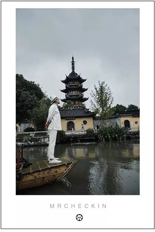 水没有故事，故而郑重其事