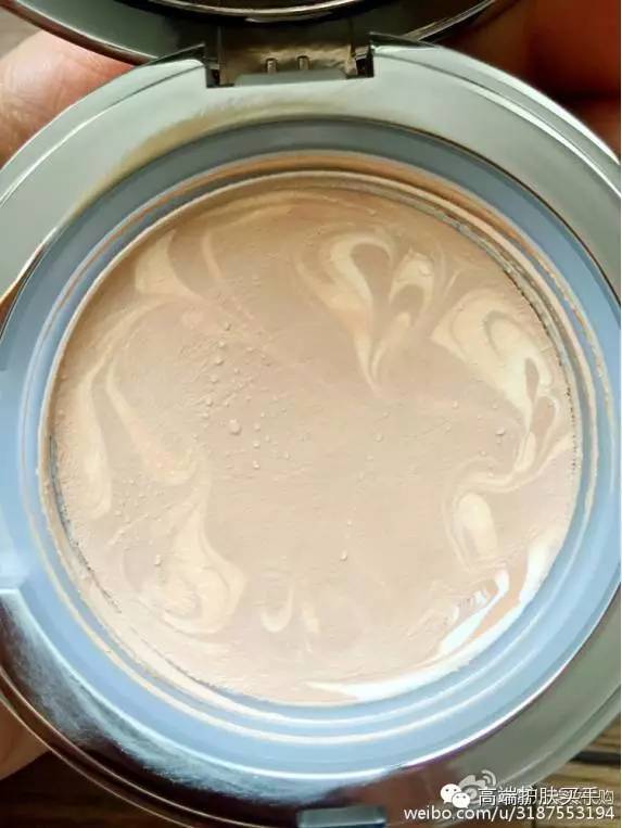 爱敬水粉霜评测 (爱敬水粉霜黑盒的正确使用方法)