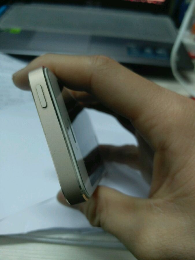 3000回收的手机,300收苹果二代耳机