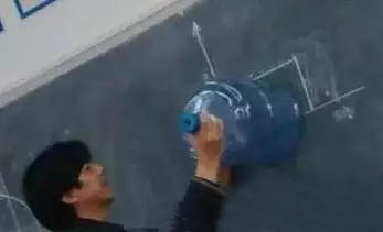 很逗逼的老师,学校里的逗逼