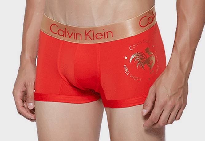 奢侈大牌推出鸡年限量款，谁敢送我就封杀他！只因风格太诡异