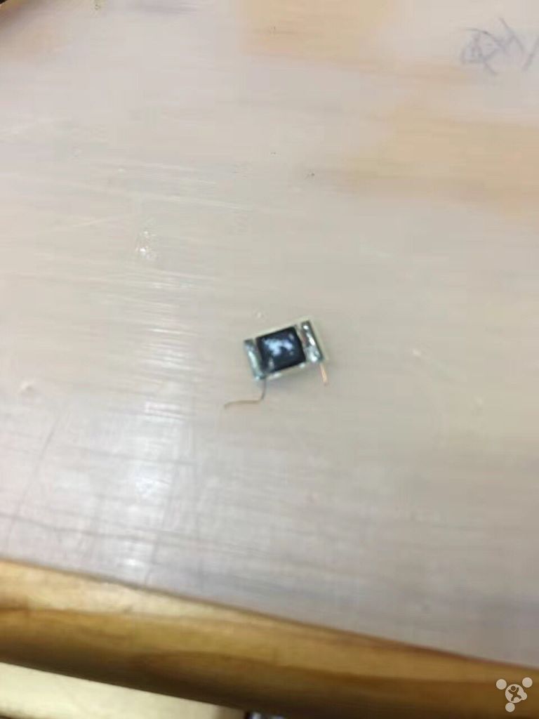 苹果5c换壳教程,iphone5c黑色后盖总成