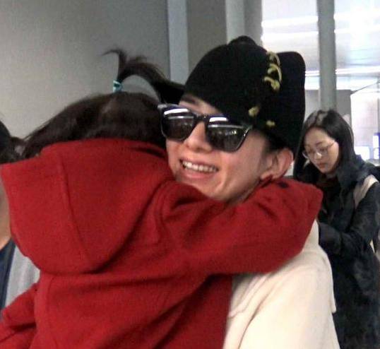 孕妇去保胎，新护士拿来一颗打胎药让她吃！现在孩子没了，医院却说……