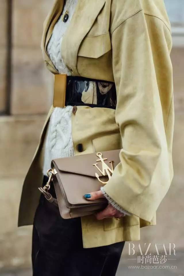 同款裙子腰带显瘦技巧,衣服腰带时尚款怎么穿显瘦