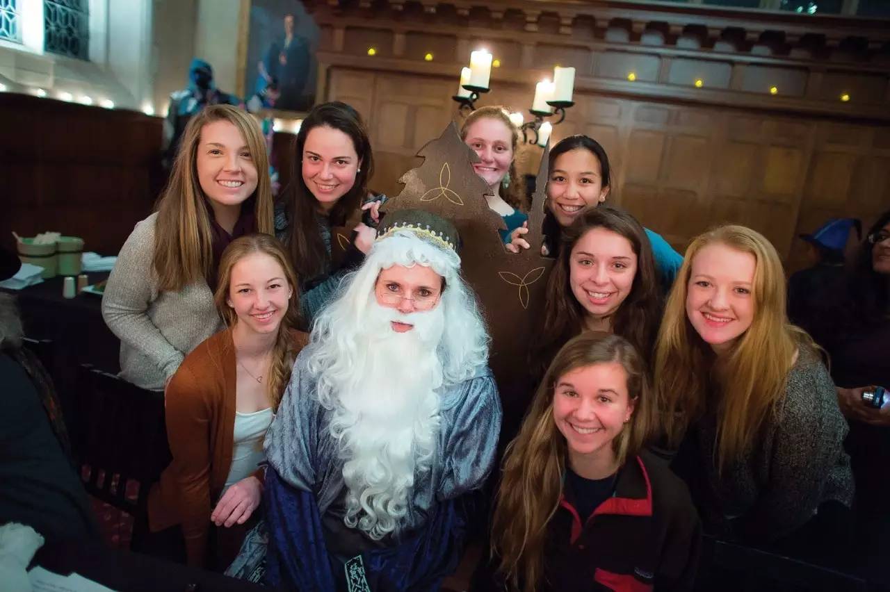 霍格沃茨的建筑,霍格沃茨魔法学校建筑是什么风格