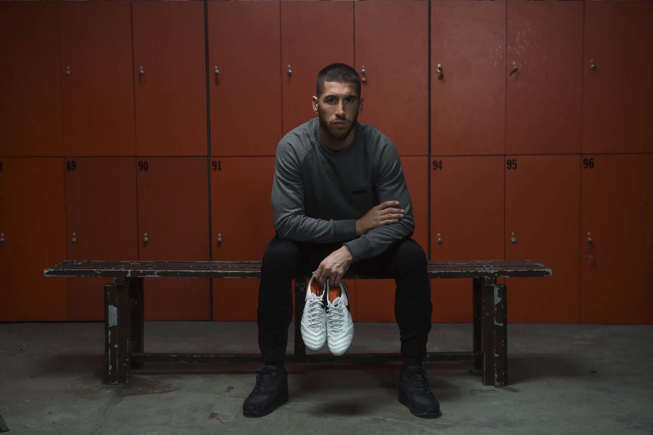 拉莫斯超顶球鞋,拉莫斯首秀球鞋