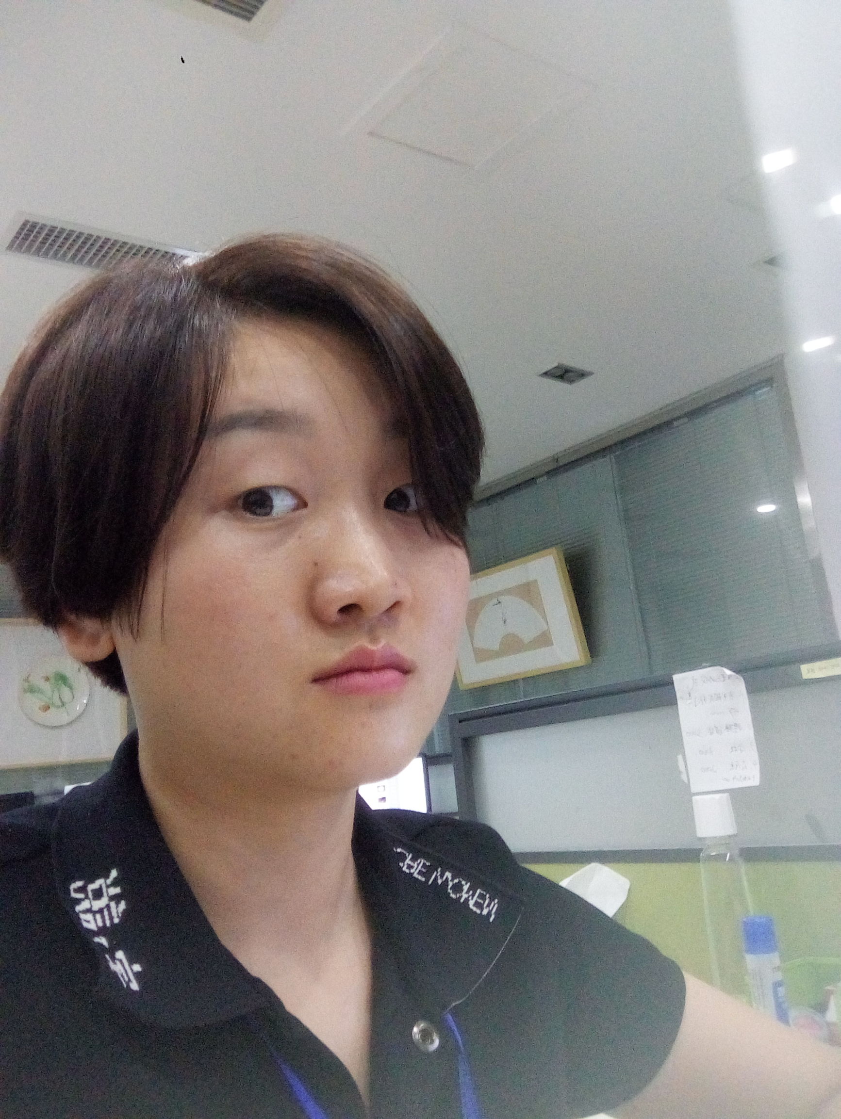 女生自己剪短发失败了,女生剪短发为什么没人接受