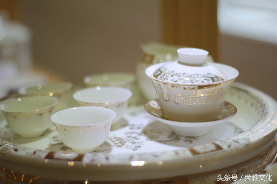 骨瓷碗与一般瓷碗区别,骨瓷和景德镇陶瓷盖碗区别