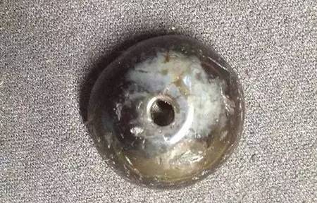 世人都爱老珠子！科普从孔道来辨别老珠子真伪的方法