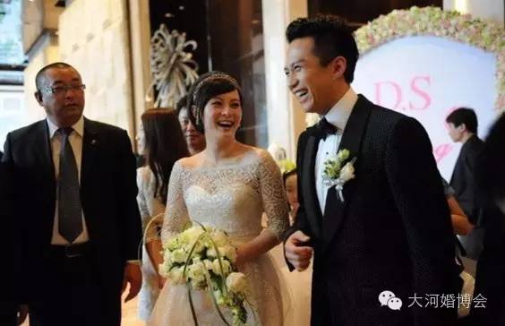 婚前怀孕怎么安慰她,婚前怀孕应该怎么筹划婚礼