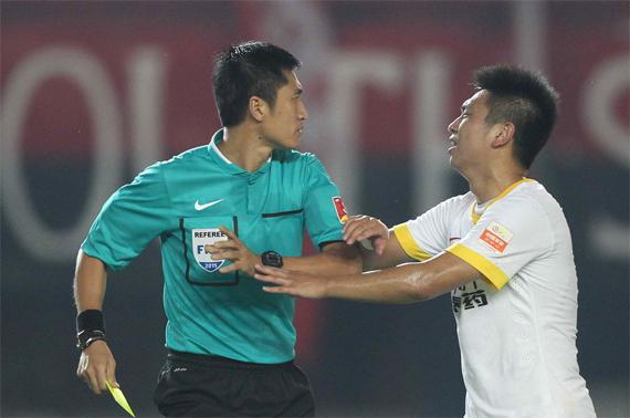 中国足球十大顶级裁判,中国世界级足球裁判