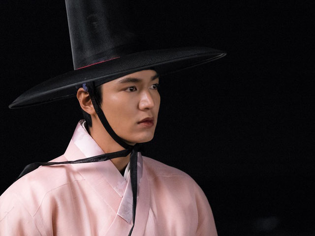 蓝色大海的传说男美人鱼叫什么,蓝色大海的传说人鱼和帅哥