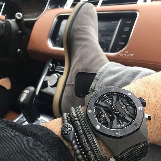 老外都戴什么样的手串啊 (国外潮牌手串大全)