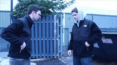 把风油精滴在眼睛里会疼吗,把风油精擦在眼眸上