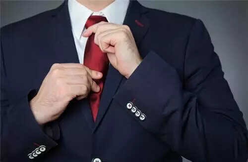 领带jk小细节,爱马仕领带标志细节