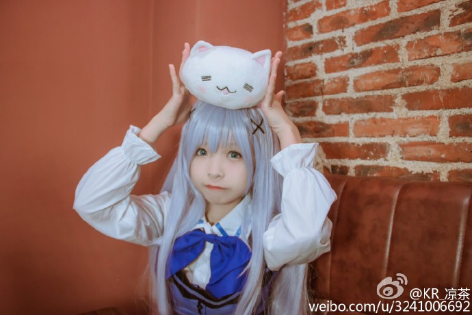 《请问您今天要来点兔子吗？》小萝莉智乃：今天要来点什么呢？