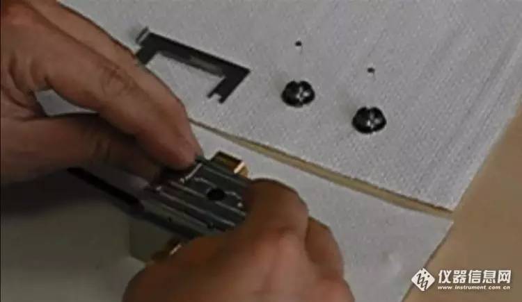 柱塞泵怎么换密封胶圈,柱塞杆上的密封圈怎么取下来