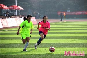 青岛30届市长杯校园足球联赛颁奖,青岛高学生足球联赛比赛