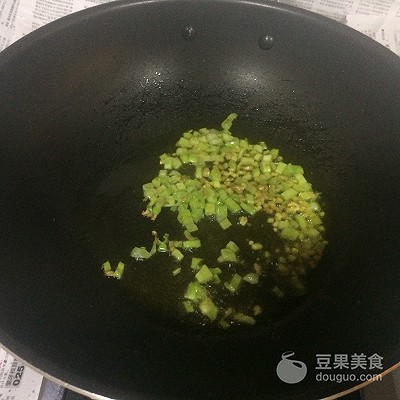 鸡蛋干发明人沈师傅,沈师傅鸡蛋干视频