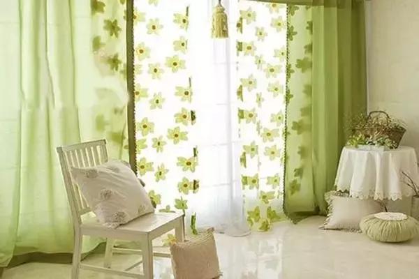 阳台玻璃贴膜好用还是用窗帘好用，很多家庭都不知道的实用技巧