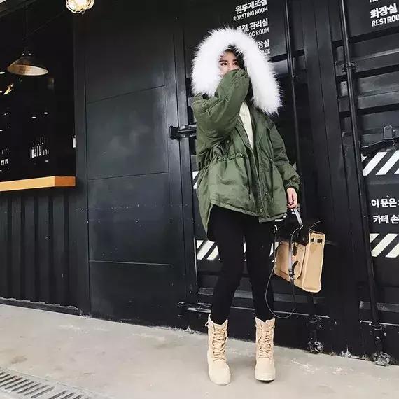 脸小穿大毛领显脸更小吗,显脸瘦帽子加大