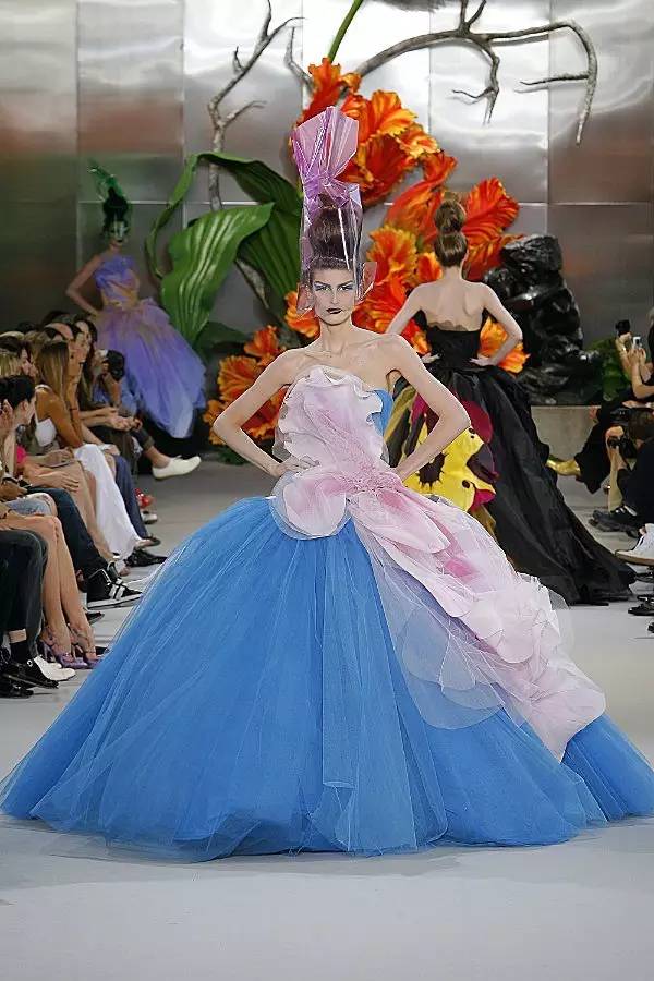 迪奥三十岁的年龄适合色号,迪奥30岁女士