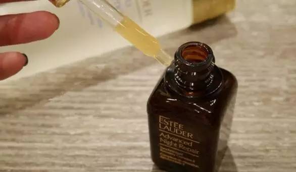 推荐一下最近很火的护肤品 (最近朋友推荐一款很好用的护肤品)