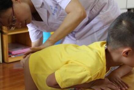 幼儿园蛲虫病检查,幼儿园小女孩蛲虫病